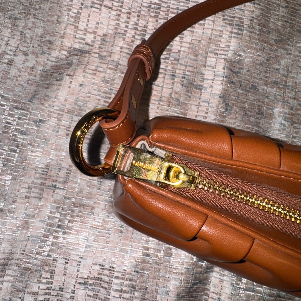 Sinbono Evelyn Hobo Shoulder Bag Adjustable Straps NWOT - Picture 4 of 4